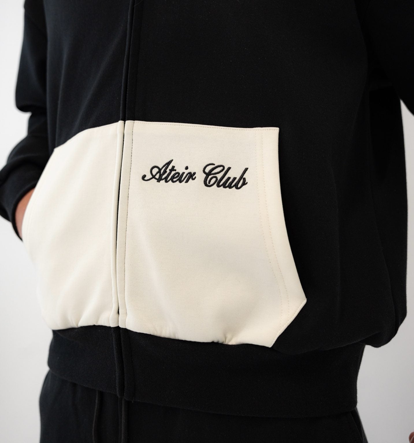 Essential hooded zip up - Black & Cream